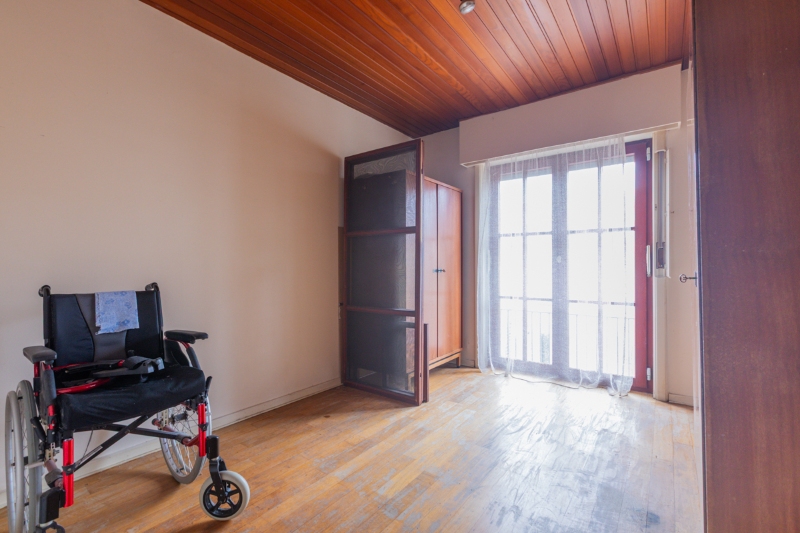 Rodenburg: Te renoveren alleenstaande wonig met 3 slaapkamers en dubbele garage op 558m² (elekrische keuring zonder inbreuken). - foto 5