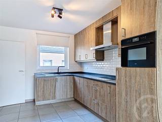 Leuk en ruim triplex appartement vlakbij het centrum van Tremelo.Op  zoek naar een ruim appartement met karakter en een centrale ligging? Dan is dit...