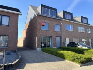 Statement: “ik huur liever geen appartement, want met al dat volk dat komt en gaat in zo’n groot gebouw... lijkt soms wel een duivenkot.” Herken...