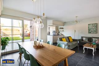 Bent u op zoek naar een energiezuinige woning op de grens met Schelle en Niel?Dan is deze unieke opportuniteit ongetwijfeld iets voor u!Uw wagen(s)...