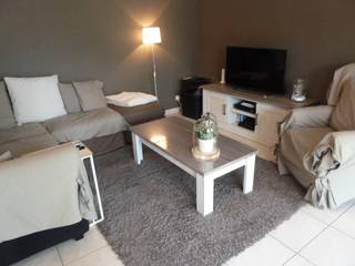 <p><strong>Te huur: appartement met 2 slaapkamers in het centrum van Waregem.</strong><br /><br />Dit appartement is gelegen in het hart van Waregem en op wandelafstand van de Markt, winkels en het openbaar vervoer.</p>
<p> </p>
<p><u><strong>Indeling:</strong></u></p>
<p>Het omvat een ruime inkomhal, toilet, leefruimte met aparte ingerichte keuken, alsook een wasberging, 2 slaapkamers, een badkamer met ligbad/douche, toilet en dubbele lavabo en kelderberging en fietsenstalling.</p>
<p>Er hoort <u>geen</u> garage bij dit appartement maar je kan wel een bewonerskaart aanvragen om gratis te parkeren.</p>
<p> </p>
<p><u><strong>Troeven:</strong></u></p>
<ul><li>Centrale ligging in Waregem</li><li>Lichtrijk appartement </li><li>leuk starters appartement</li><li>Nabij scholen, winkels, openbaar vervoer</li></ul>
<p> </p>
<p><strong>Is dit appartement iets voor jou? Contacteer ERA Bossuyt voor meer info of een bezoek - 056/61.10.10.</strong></p>