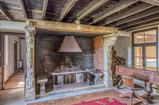 Ontdek deze unieke villa in hartje Elingen! Gelegen op een prachtig perceel biedt deze ruime karaktervolle woning een enorm potentieel! Na...