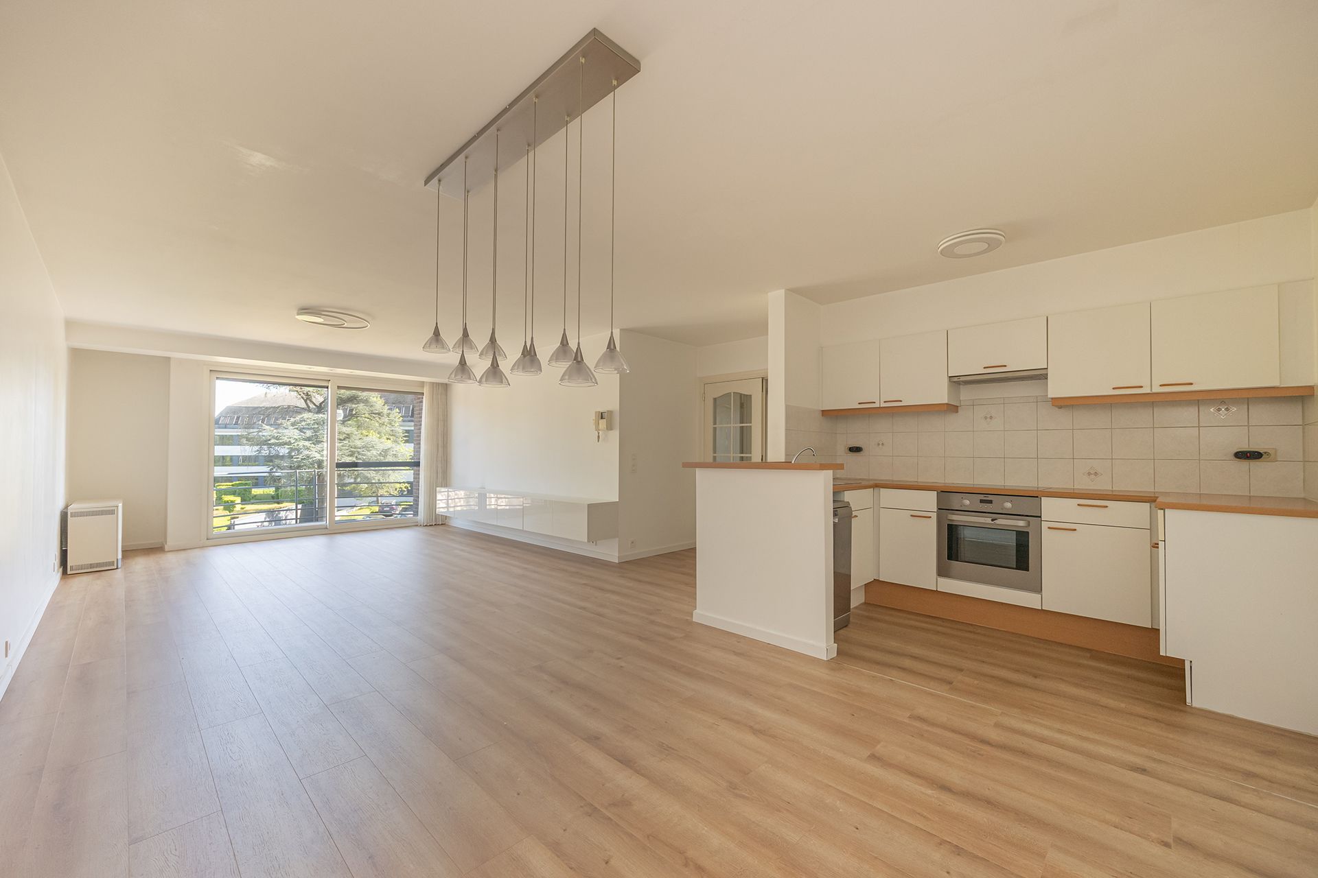 Lichtovergoten appartement met 2 terrassen en garagebox! - foto 2