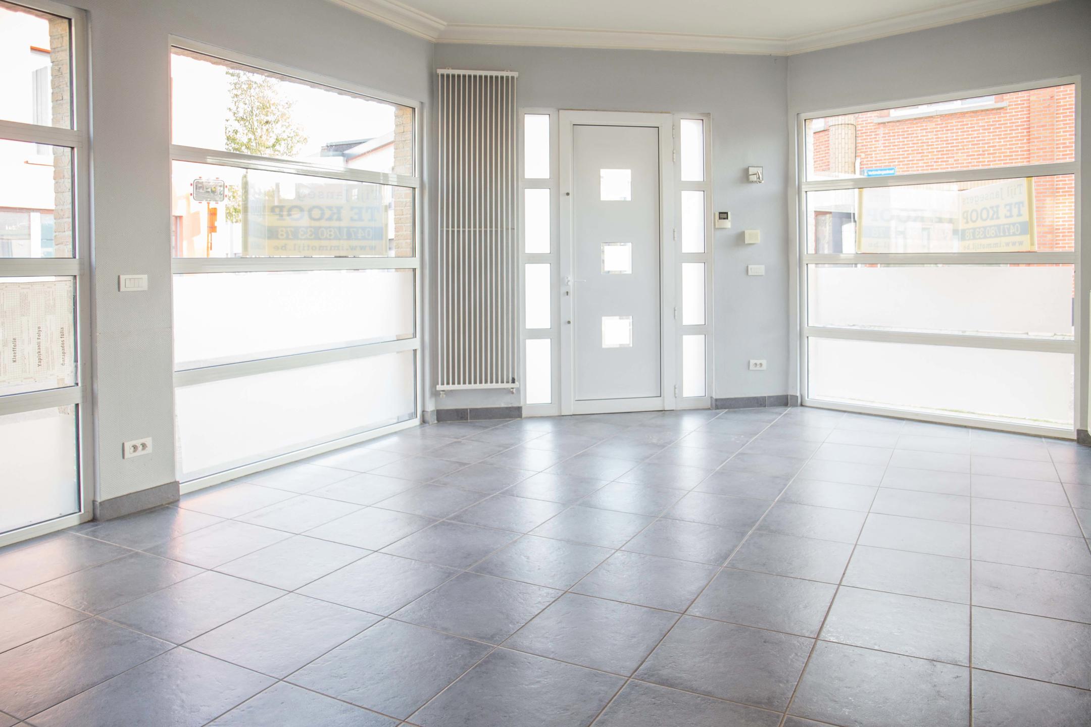 Handels of kantoorruimte op centrumlocatie in Lebbeke! - foto 5