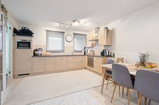 Te koop: modern duplex-appartement in het centrum van Kampenhout, op wandelafstand van openbaar vervoer en nabij belangrijke invalswegen.Dit...