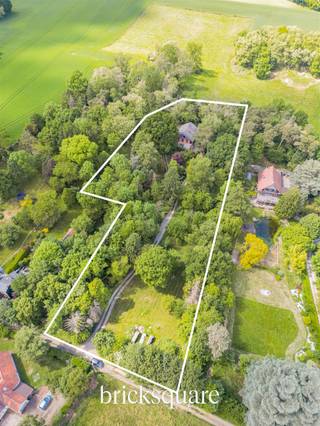 LIMAL - AU CARREFOUR DE RIXENSART ET DE WAVREDécouvrez cette superbe maison à rénover à Limal, où confort et espaces se rencontrent sur une...