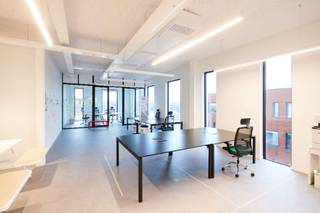 Newly built offices from 284 to 1254m² with an excellent location close to the Brussels Ring and the Erasmus hospital in Anderlecht. E-Health...