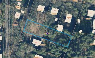 <p><span>Prachtig gelegen bouwgrond van 1.485 m² te Essen-Wildert met veel privacy en rust. </span></p><p><span> </span></p><p><span>De bestemming van het perceel is “specifiek woongebied met bosrijk karakter”.</span></p><p><span> </span></p><p><span>De volledige bouwvoorschriften zijn op aanvraag verkrijgbaar bij ons kantoor.</span></p><p><span> </span></p><p><span> </span></p><p><span> </span></p><p><span> </span></p><p><span> </span></p>