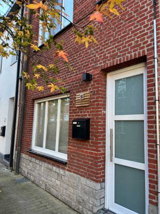Instapklare gezinswoning met 3 slaapkamers, tuin en carportDeze instapklare woning werd volledig gerenoveerd in 2006, ondertussen werden er steeds...