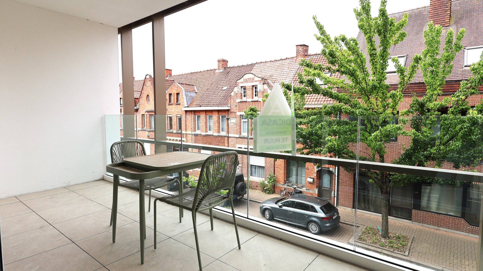 Energiezuinig nieuwbouwappartement met 2 slaapkamers in het centrum van Roeselare. - foto 2