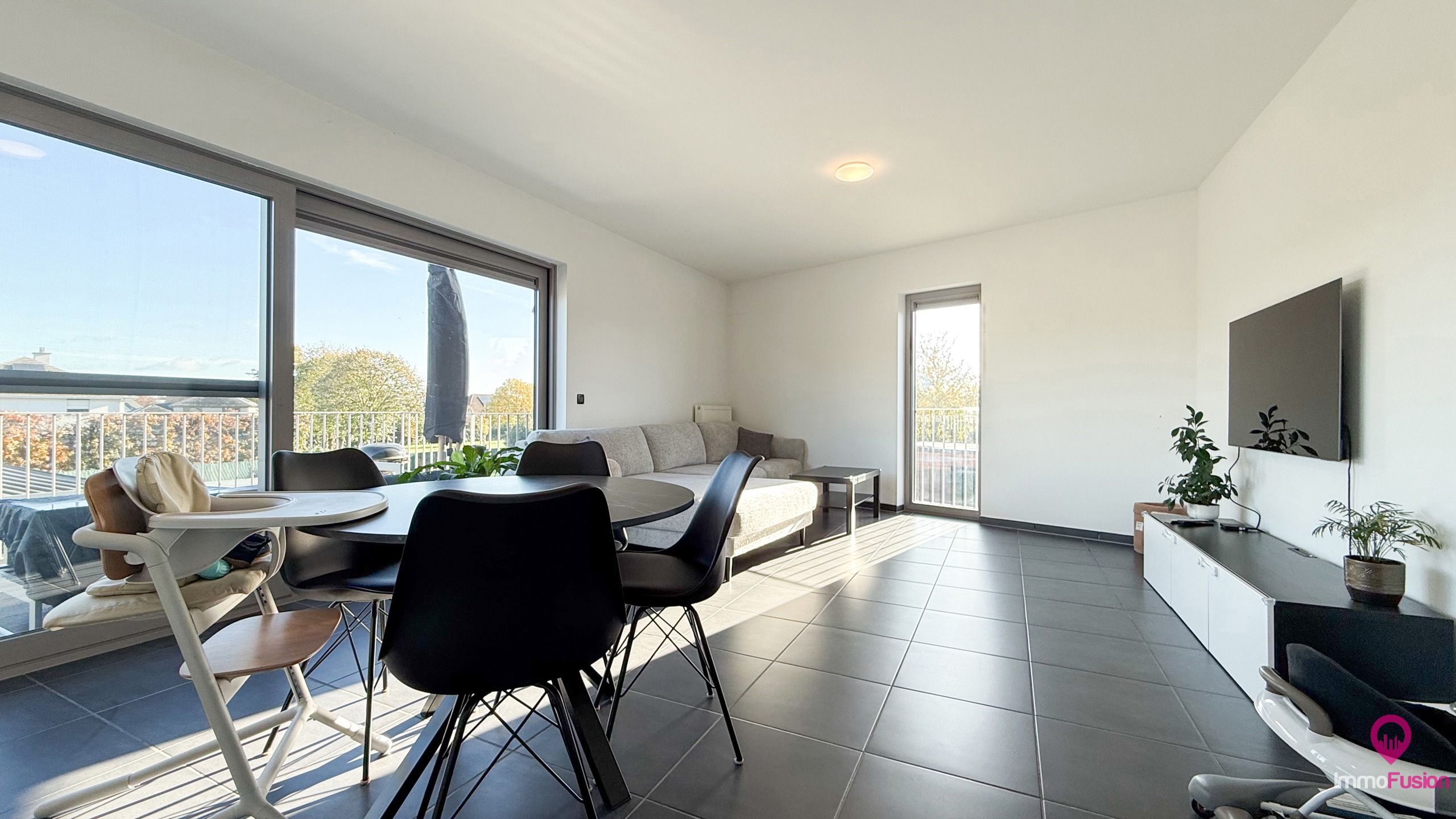 Instapklaar app met garagebox en 3slpk + ideale ligging! - foto 1