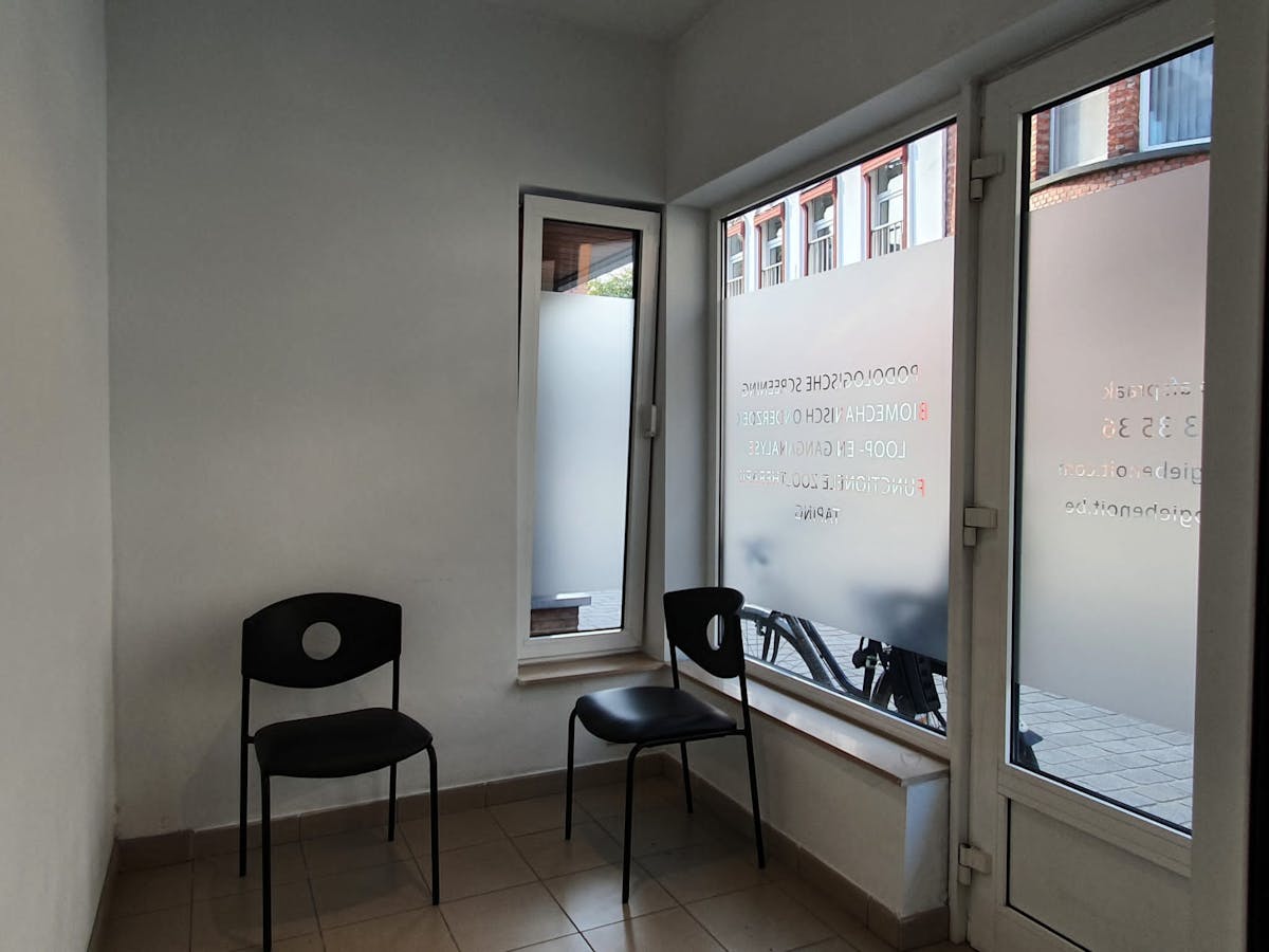 Handelspand te huur van ca. 45 m² in centrum Izegem - foto 2