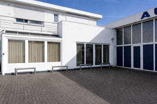 Twee mooie, gelijkvloers kantoren te huur van ca. 26,5m² en 30m² gelgen op het Spijker te Essen.