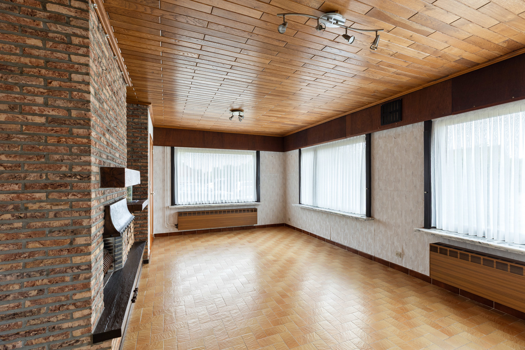 Te renoveren woning in een residentiële wijk in Lotenhulle - foto 4