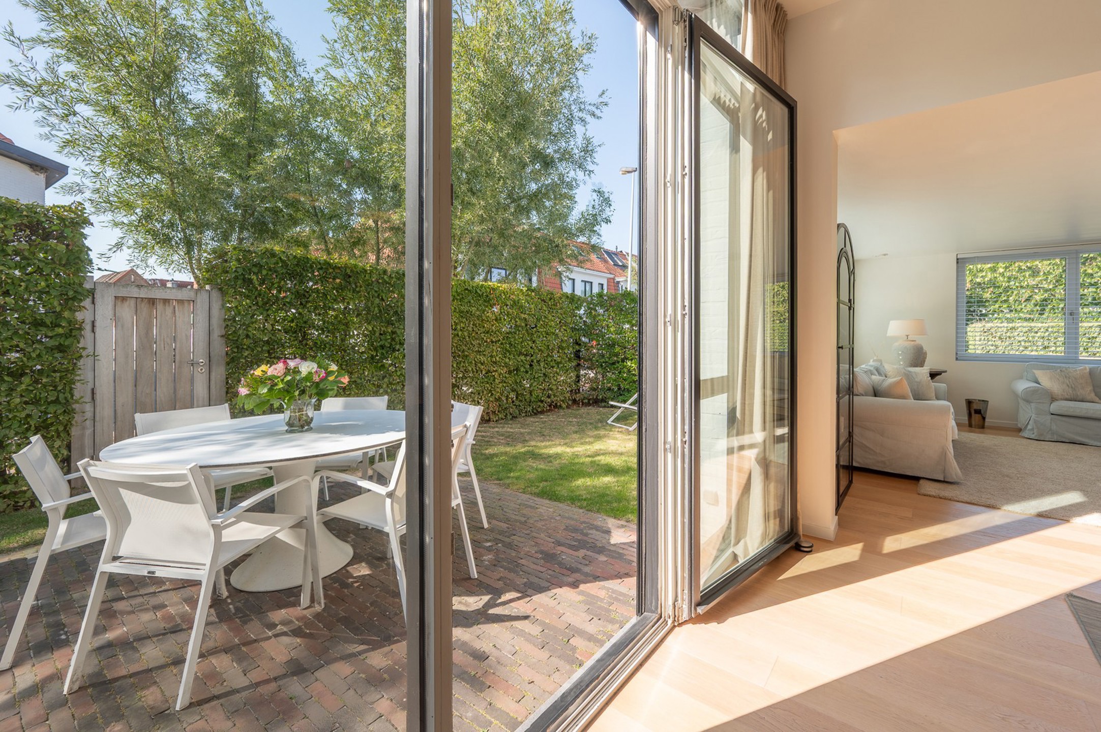 Prachtige, lichtrijke woning vlakbij het pittoreske Oosthoekplein in het Zoute op wandelafstand van de zee en het Zwin. - foto 2