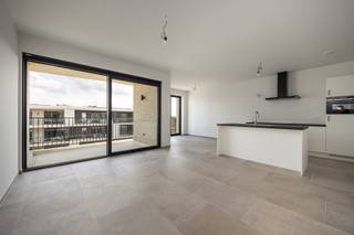 INDELING3DE VERDIEPINGInkomhal met vestiareruimte. Toiletruimte met handenwasser.Badkamer voorzien van dubbel badkamermeubel en inloopdouche.2...