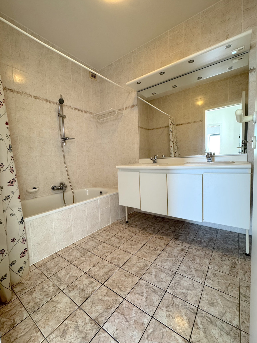 Instapklaar appartement met 2 slaapkamers én garage! - foto 4
