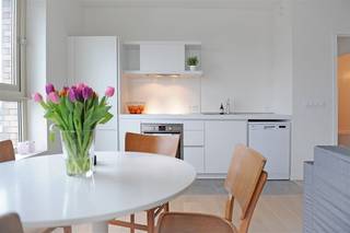Wonen op hoogte met zicht op water en stad? Dit instapklare 1-slaapkamer appartement (63 m²) op de 11de verdieping van de iconische...