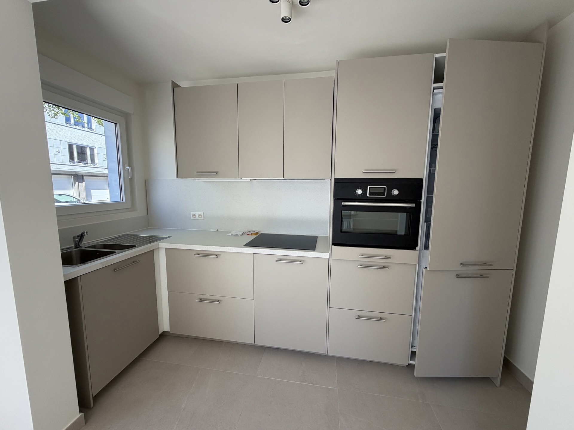 Gerenoveerd hoekappartement met tuin en veel licht - foto 4