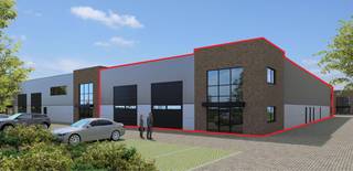 <p><strong> Gebouw voor gemengd gebruik van 546m², (108m² kantoren en 439m² magazijn) vloeren bedrijfshal op polibeton en automatische sectionaalpoort (400 x 450). Toegang aan de zijkant alsook vooraan het gebouw.<br /><br /></strong> Slachthuisstraat 68 is ideaal gesitueerd, midden in de “drukke” industriezone van Turnhout, vlakbij verschillende toegangswegen: N140 (Turnhout-Lille) en op 3 KM afstand van op- en afrit E34 Turnhout -West (afrit 23).<br /><br />Het gebouw zal worden opgeleverd als volgt: water- en winddicht, met aangelegde riolering en met aansluitpunten tot aan de meterkast in het gebouw voor ne nutsvoorzieningen zoals elektriciteit, gas en water, met gladde betonvloer, met toegangsdeur en sectionaalpoort en minimum 4 aangelegde parkeerplaatsen.<br />Vloeren kantoren gelijkvloers in polibeton.</p>
<p> Belgacom: een wachtbuis werd voorzien tot binnen in het gebouw.<br /> De unit is volledig ingericht met: verlichting (LED), verwarming (warmtepomp) ventilatie, airco, sanitair, volledige elektriciteit en databekabeling en een alarm. </p>
<p>VERHURING ONDER HET BTW-STELSEL (21%)<br /><br /><strong>BIJZONDERHEDEN <br /></strong> °Brandvoorziening: nooddeur, rookkoepels (indien vereist), haspels, brandblusapparaten, evacuatiepictogrammen, noodverlichting, technische toestellen, RWA-ontstrokingsluiken, …<br />°Buitenschrijnwerk: aluminium in zwart, thermisch onderbroken, beglazing: zonwerend<br />°Extra opslagruimte op verdieping<br />°Geschikt voor zowel opslag als productie, met de mogelijkheid om een klein kantoor te integreren<br />°De abonnementen voor privégebruik van water/elektriciteit dienen afgesloten te worden door de huurder <br /><br /><strong> POSITIEVE ASPECTEN <br /></strong> °Commerciële zichtbaarheid<br />°Polyvalent gebruik <br />°Toplocatie<br />°Goede verbinding</p>