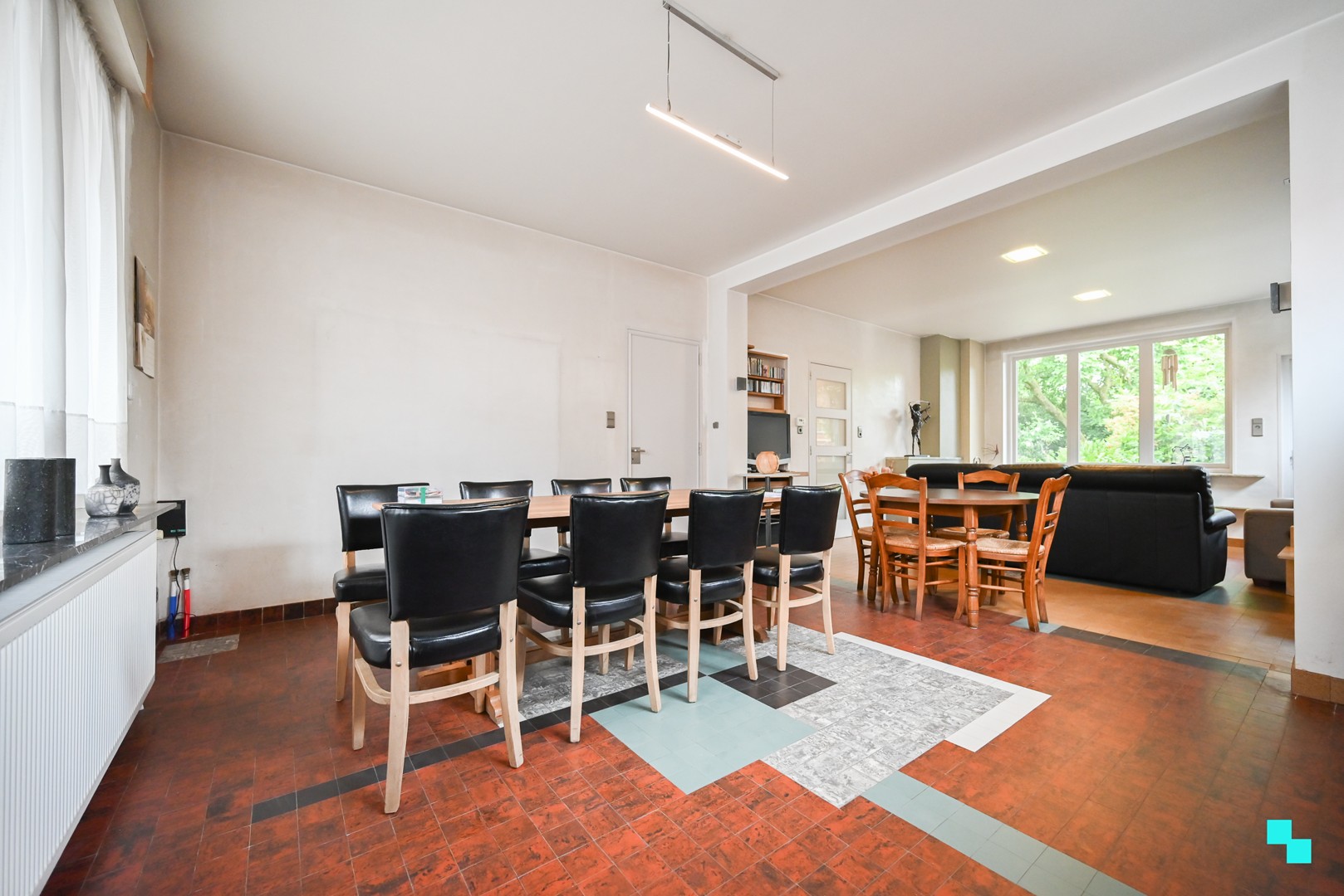 Kleurrijke kubistische burgerwoning in hartje Izegem - photo 1