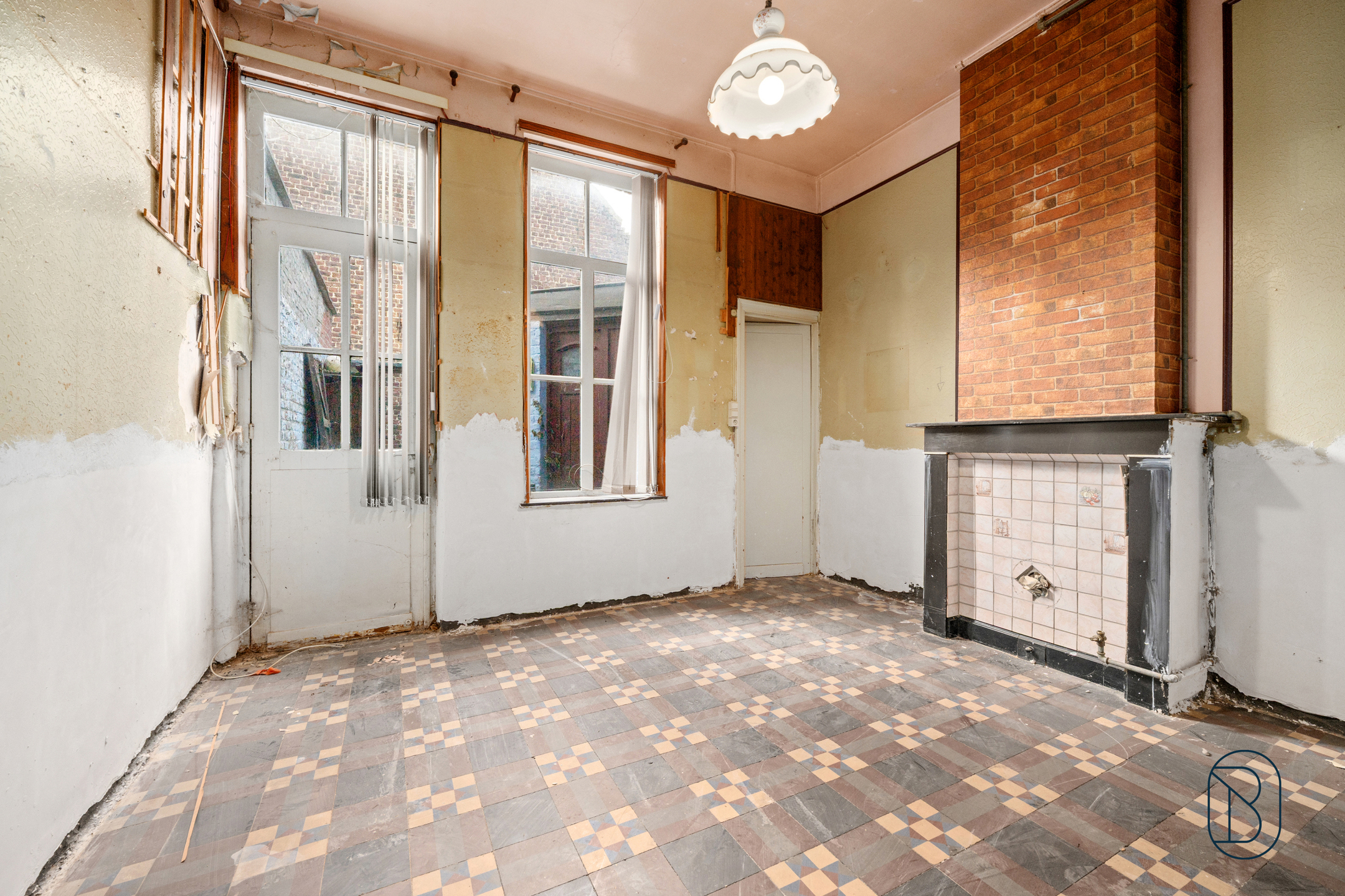 Te renoveren woning in het centrum van Ronse! - foto 5