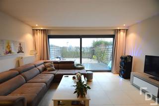 Recente en energiezuinige gezinswoning te koop in Ieper.In de Maltastraat, op wandelafstand van het station, vinden we deze prachtige woning...