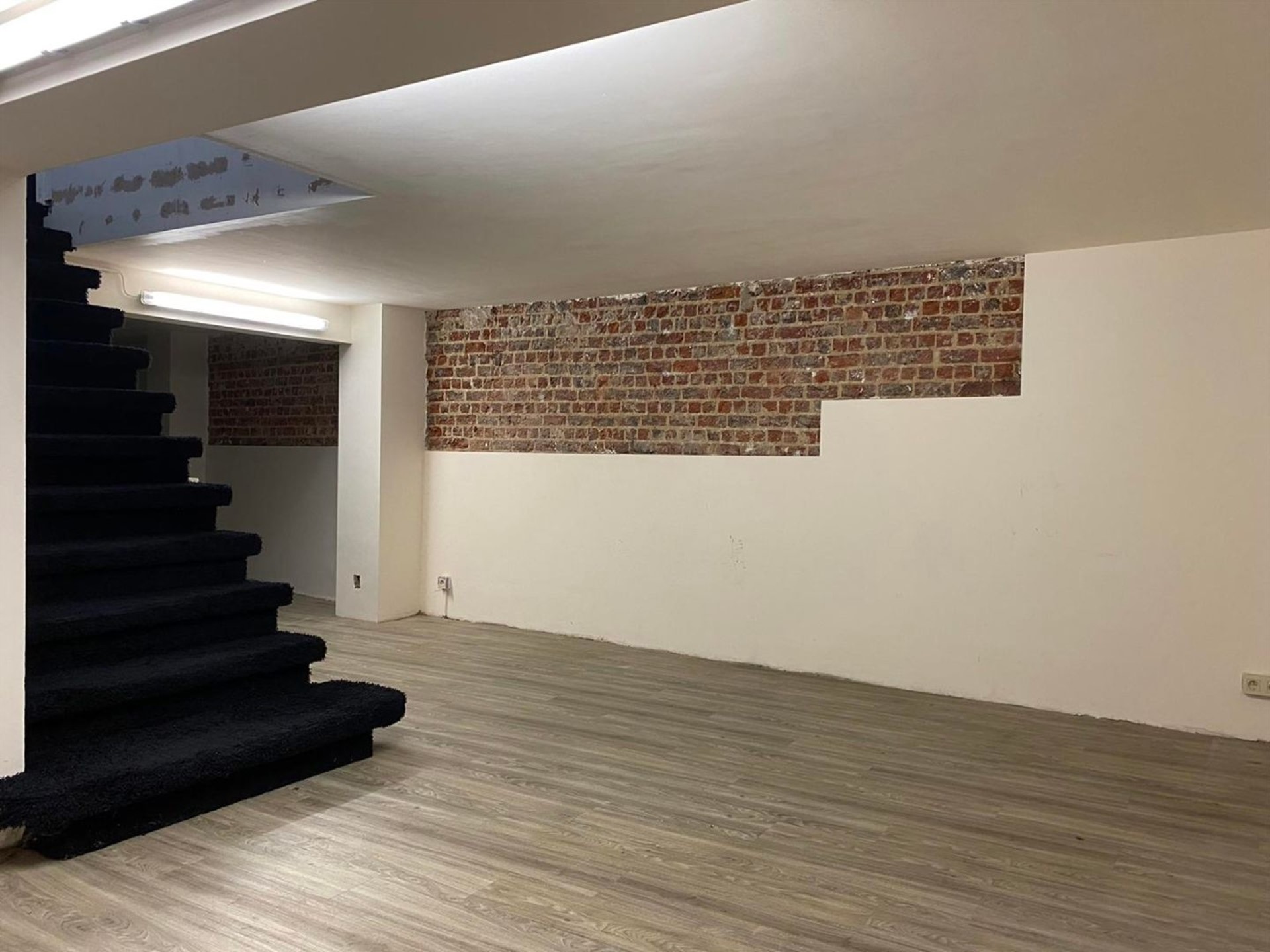 Investment Property - photo 5