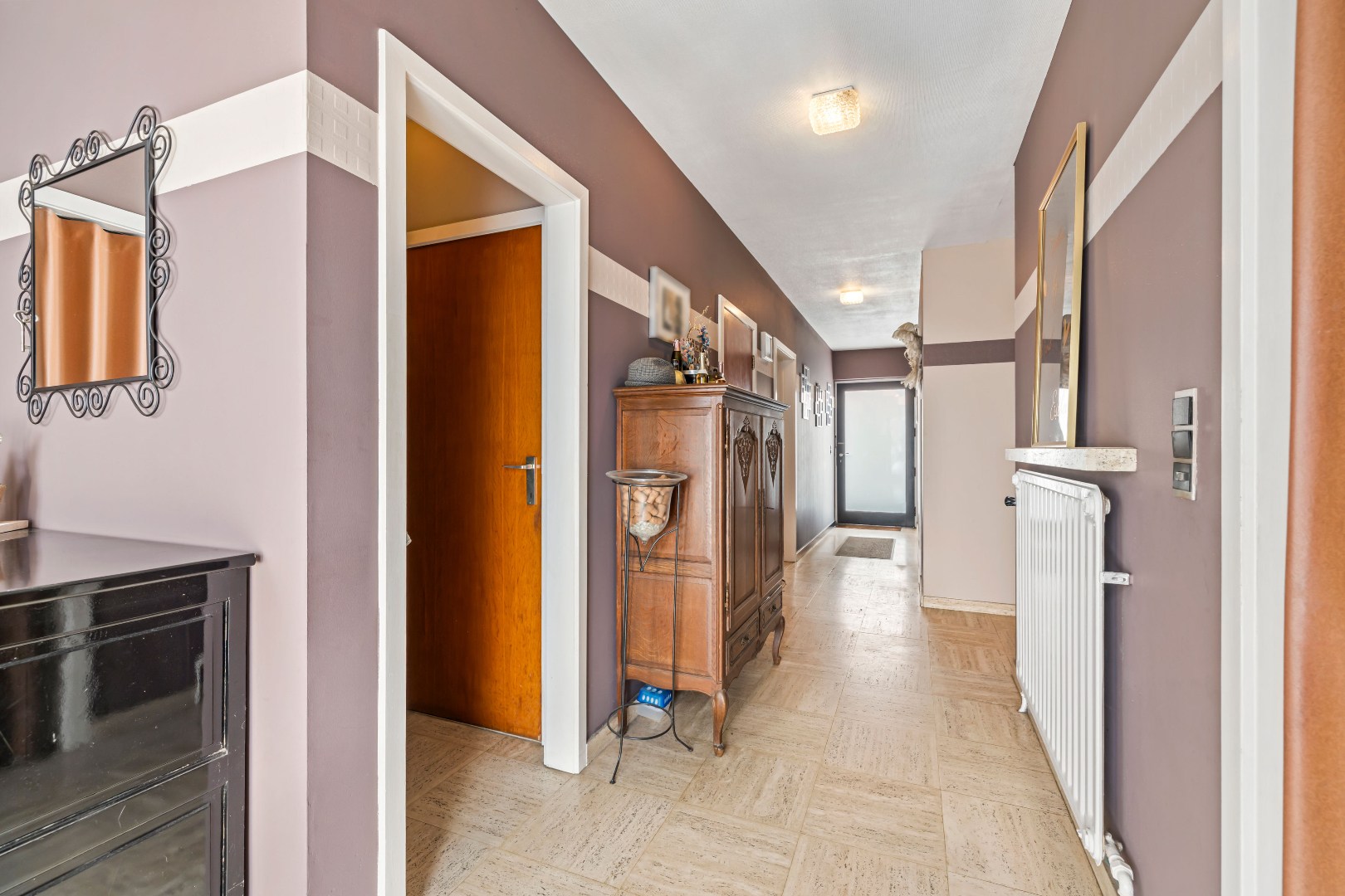 Bungalow met 4 slaapkamers op een centrale ligging - foto 4