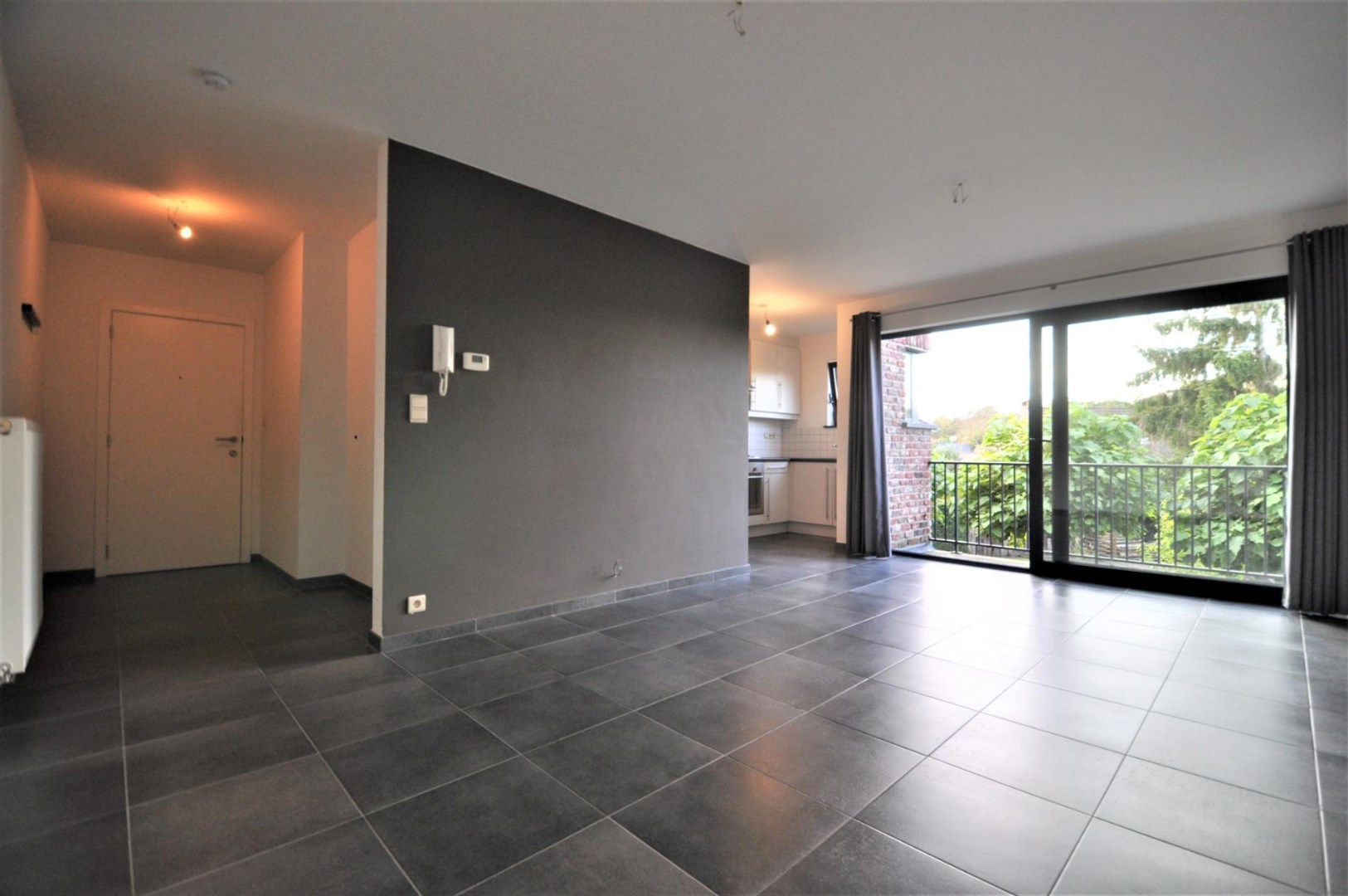 1-slaapkamerappartement op 1e verdieping te Merelbeke met parkeerplaats - foto 3