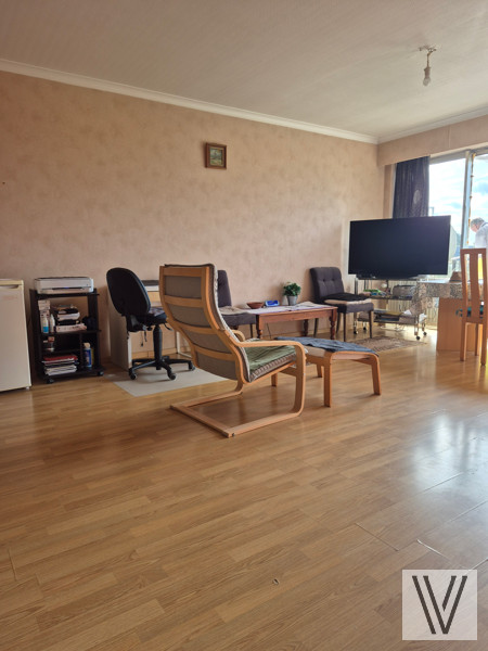 Lichtrijk 2-slaapkamerapp met afgesloten garage en kelderberging - foto 5