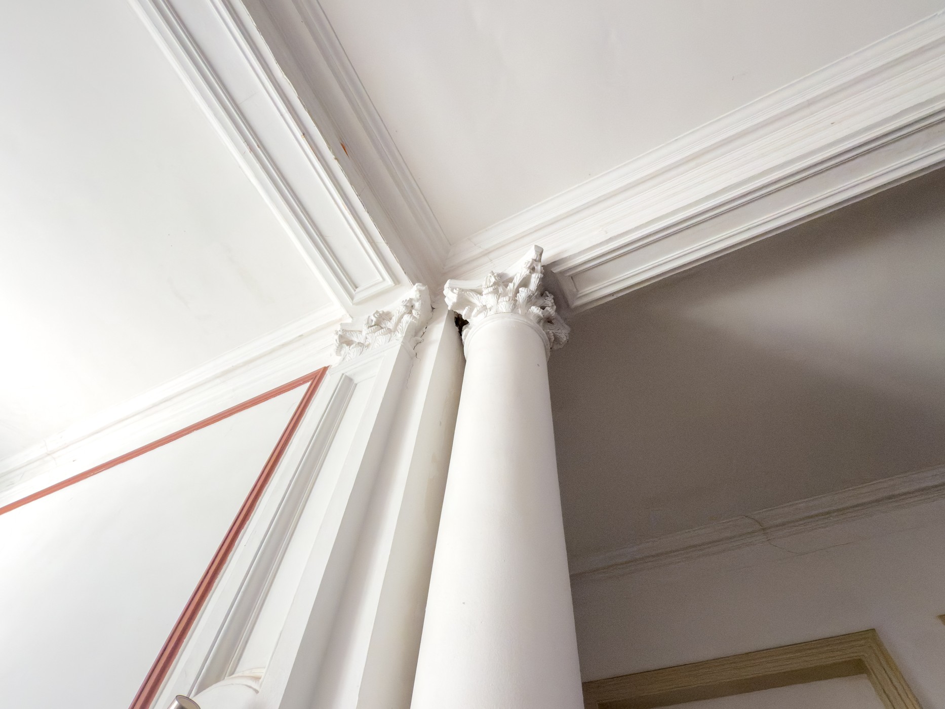 Ruim en karaktervol kantoorgebouw met authentieke elementen vlak bij station Gent-Dampoort! - photo 3