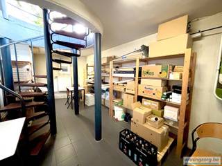 Op een boogscheut van het centrum van Mechelen ontdek je deze gezellige kantoorruimte. Een rustige werkplek, omringd door het bruisende stadsleven...