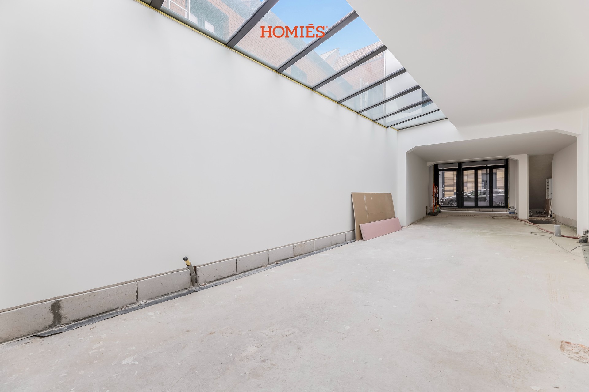 Ruime handelsruimte met veel lichtinval en stadstuintje - photo 2