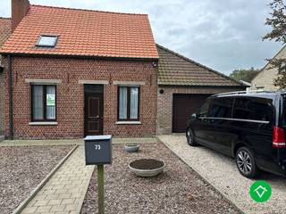 Deze rustig gelegen woning te Werken bij Kortemark bestaat uit: oprit, knusse leefruimte, keuken, badkamer met douche, 2 slaapkamers,...