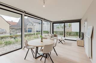 Deze nieuwbouw serviceflat is gelegen in het gezellige Wetteren Ten-Ede op wandelafstand van alle voorzieningen zoals winkels en openbaar...