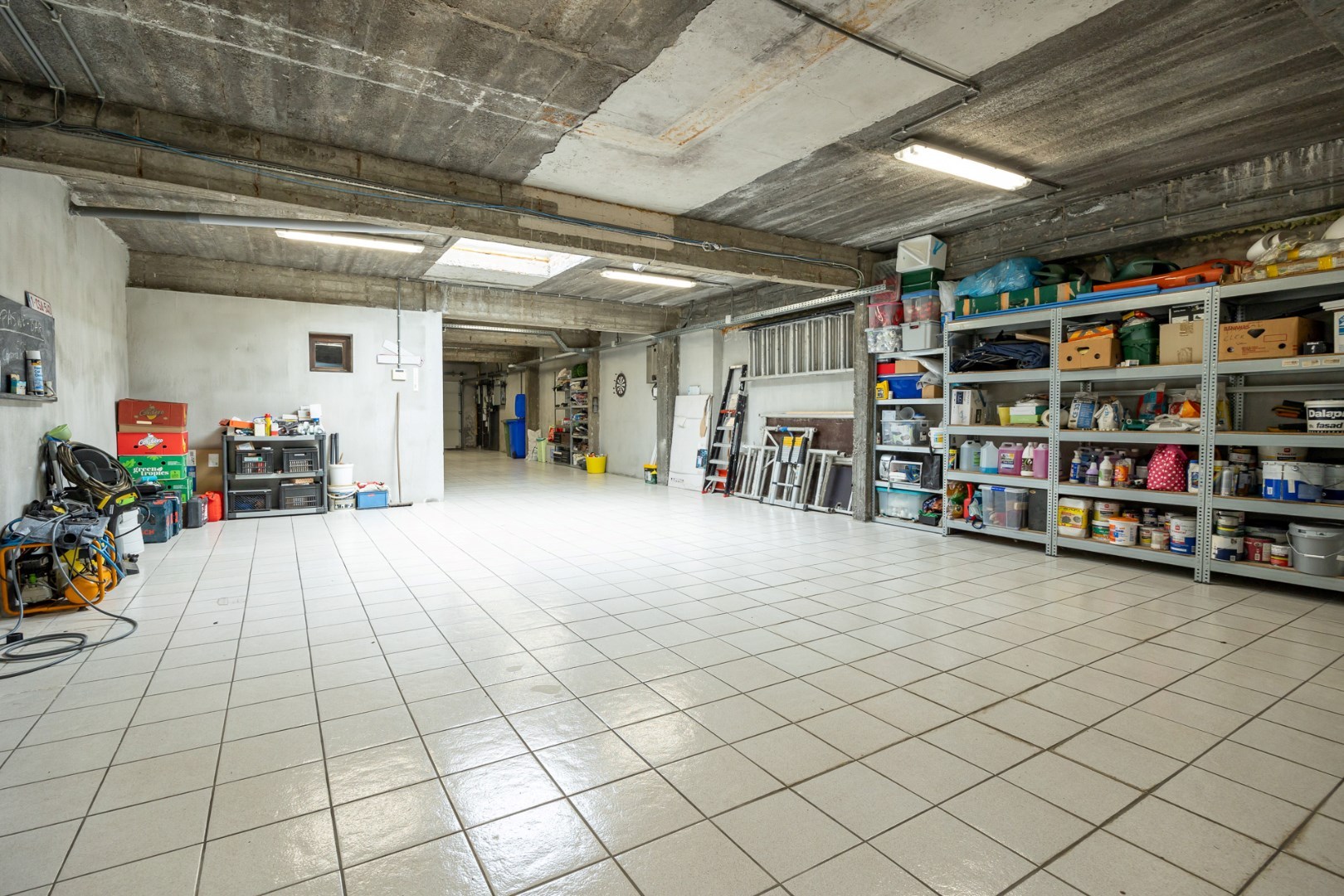 Ruime woning met magazijn en ruim dakterras te Hoboken! - foto 3