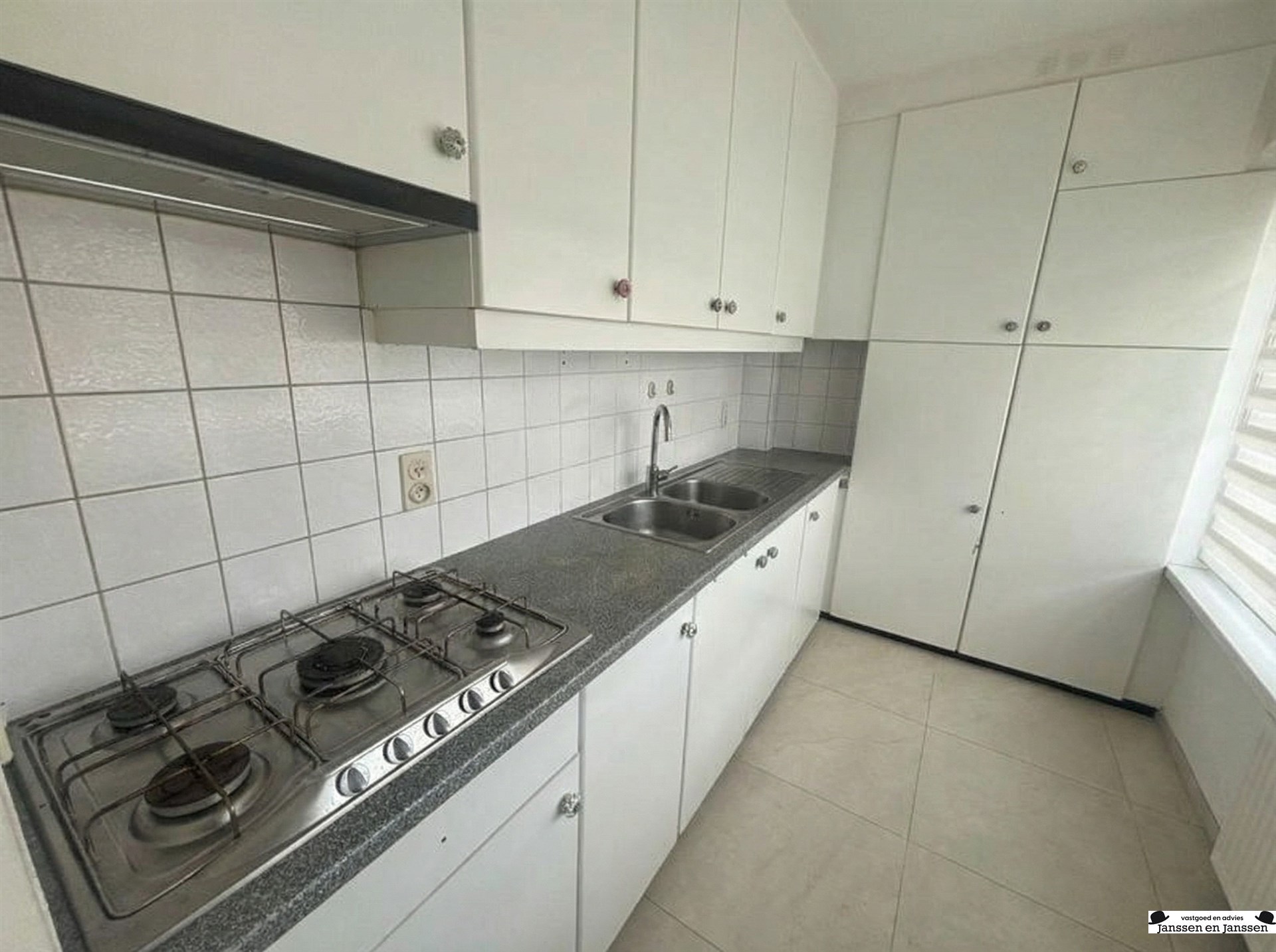 Centraal gelegen woning nabij het centrum van Brasschaat. - foto 4