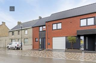 Grote nieuwbouw woning met diepe tuin te Slijpe (Mogelijkheid 6% BTW)Ontdek deze nieuwbouwwoning, zeer lichtrijk, hoogwaardig afgewerkt, modern én...