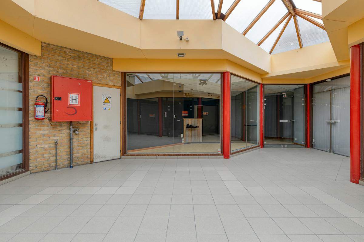 Sfeervol, veelzijdig handelspand (67 m²) in galerij te Heist - foto 4