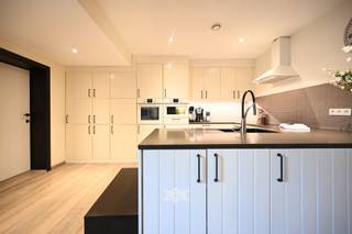 Dit appartement van ca. 125 m² bevindt zich in het hart van Heusden, op een toplocatie met een uitstekende mobiscore van 8,2. Dankzij de nabijheid...