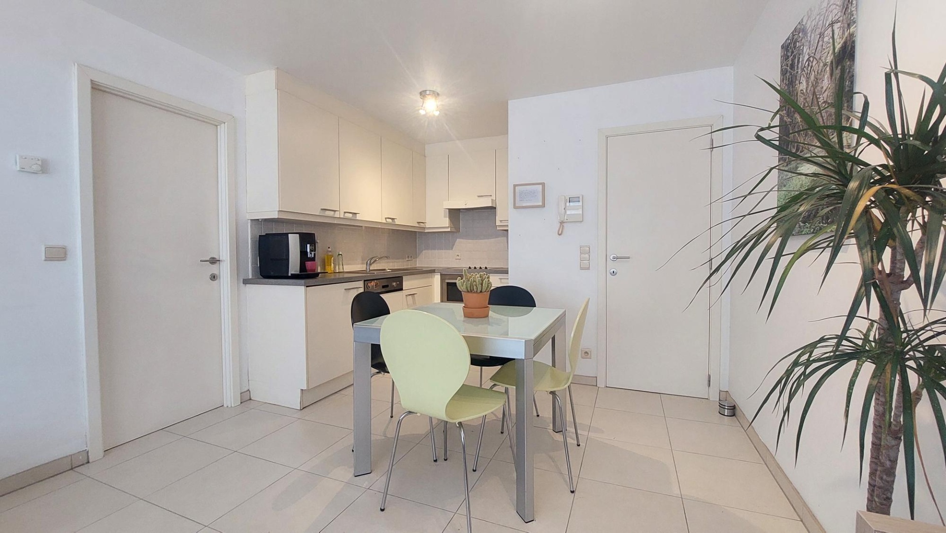 Instapklaar en gezellig gelijkvloers appartement met 1 slaapkamer in centrum Bredene Duinen. - photo 4