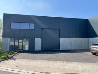 Dit recent magazijn werd volledig ingericht om voedsel te verwerken en is goedgekeurd door het FAVVINDELING * ingericht kantoor van 20 m² met...