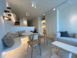 Prachtig gerenoveerd appartement met een fantastisch panoramisch uitzicht op de zeedijk te Duinbergen! <br />Centrale ligging tussen de RBSC te Duinbergen en de Blue Buddha Beachclub.<br />Het appartement werd in 2023 gerenoveerd via de gerenommeerde binnenhuisarchitecte Heide Wille.<br />Indeling: inkomhall, living, open keuken die voorzien is van hoogwaardige Mieke-apparatuur, berging (met aansluiting voor een wasmachine). Er zijn 2 ruime slaapkamers met aangrenzend: balkon, extra kastruimte en een eigen badkamer.<br /><br />De mogelijkheid bestaat om een ruime garagebox op korte afstand aan te kopen, gelegen onder de Minigolf, tegen een vraagprijs van 85.000€.