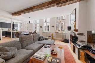 Ontdek deze unieke bel-étagewoning in het hart van Brugge, gelegen op een sublieme locatie.De woning werd in 2020 volledig gerenoveerd en afgewerkt...