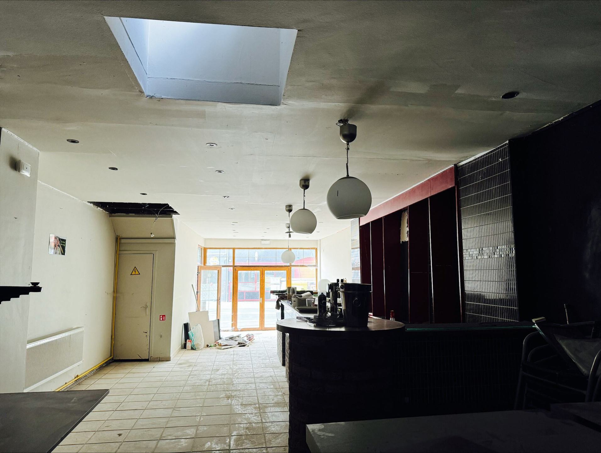 Centrale aparte handelruimte en apart duplexappartement. - foto 2