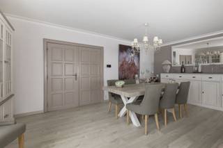 Charmante en ruime handelswoning in het hart van Merelbeke-Melle!Deze veelzijdige woning ligt centraal in een levendige buurt en combineert wonen met...