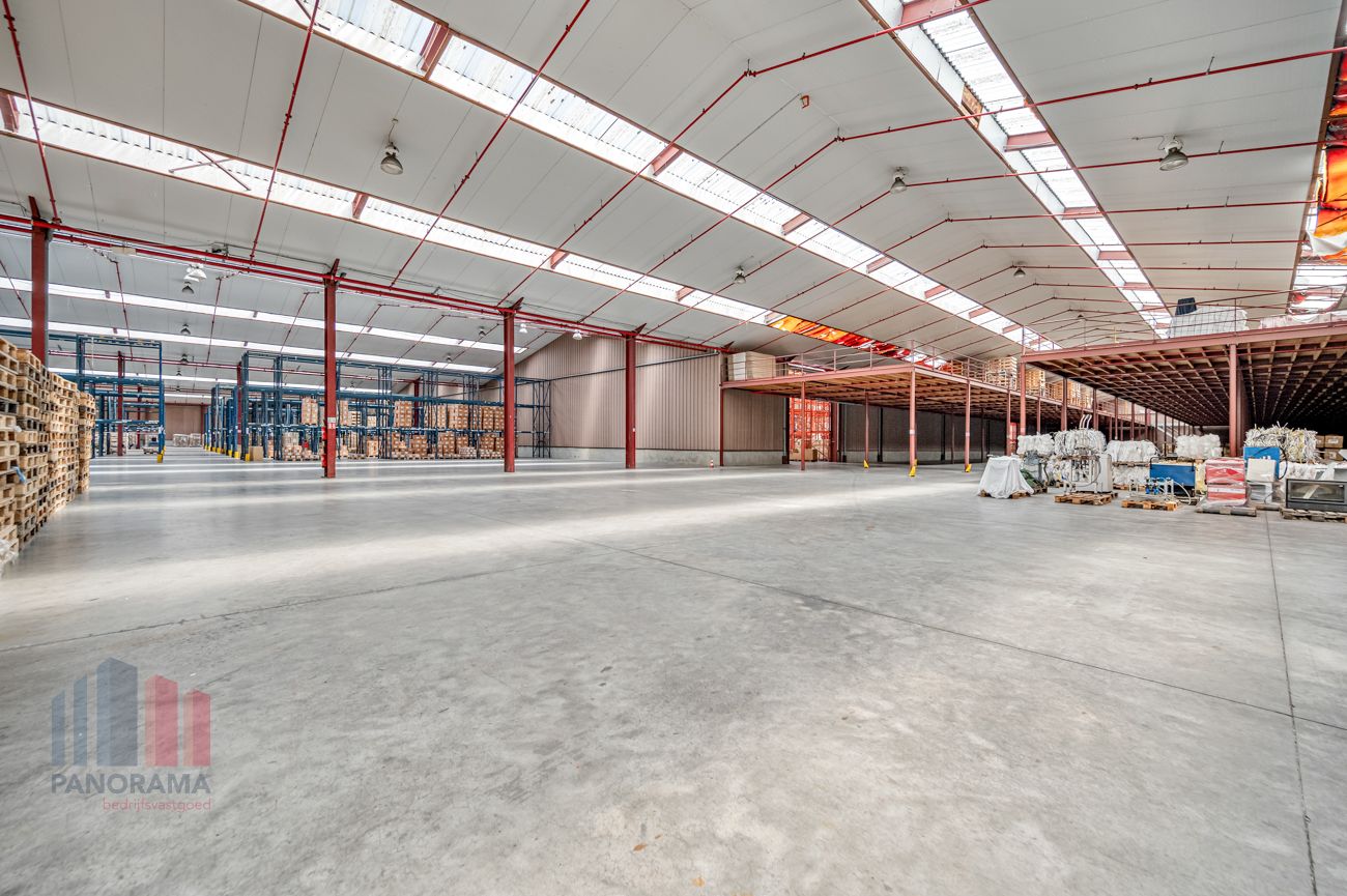 Industriële opportuniteit op toplocatie magazijn 13.500 m² op een grond van 22.952 m². - foto 5