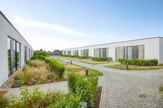 Op zoek naar een investering met directe en stabiele huuropbrengsten?Deze 10 ruime, volledig bemeubelde appartementen maken deel uit van een recent...