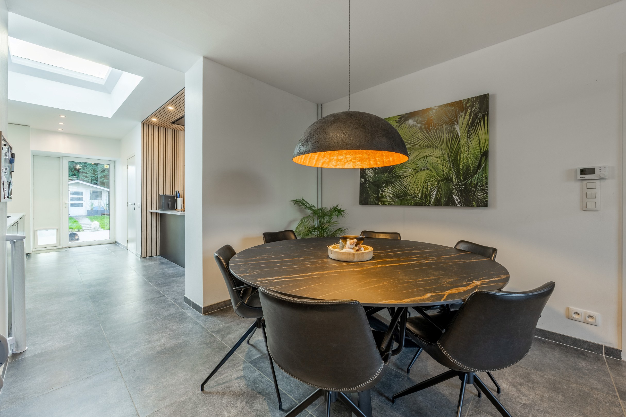 GERENOVEERDE RIJWONING MET TUIN - foto 4